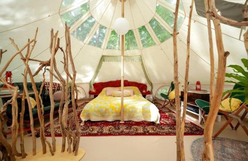 Roxbury Otro | Unique Cozy Bell Tent with Wooden Deck in New York
