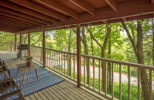 Huntsville Casa | Unique Downtown Cabin Home, 3 Bedrooms