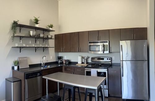 Hanover Place Apartamento | Unique Downtown Condo 2 bed 2 bath