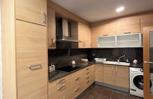 Sant Feliu de Llobregat Casa | Vivienda única muy cerca de Barcelona. Casa ideal para grupos o familias