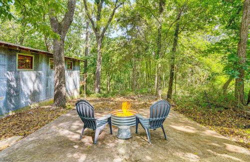 Eureka Springs Apartamento | Unique Eureka Springs Cabin Deck and Forest Views!