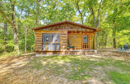 Eureka Springs Apartamento | Unique Eureka Springs Cabin Deck and Forest Views!