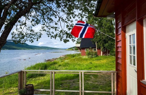 Laukeng Cabaña | Unique fjord house in Malsnes - with private beach and genuine Norwegian charm