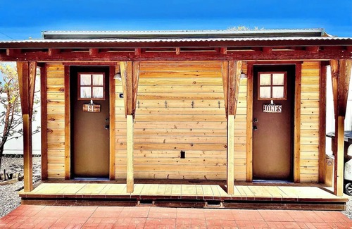 Monticello Casa | Unique Glamping Pioneer Wagons