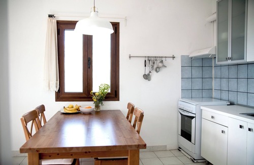 Karvelas Apartamento | Unique Hideaway with Serene Panoramic views!
