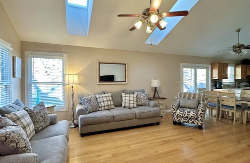 Caryville Casa | Unique home at Norris / Mountain Lake Marina / Windrock & Norris Dam State Park