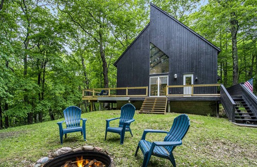 Birchwood Farms Casa | Unique home on picturesque, wooded private lot with firepit & furnished deck