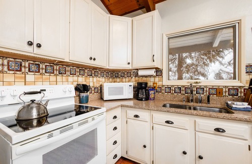Alyeska Chalet De Esquí | Amplia casa con jacuzzi privado, 2 cocinas y vistas a las pistas de esquí.