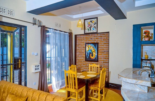 Karatu Apartamento | Unique Homestay B - 2 Bedroom with swimming and Free Wi-fi
