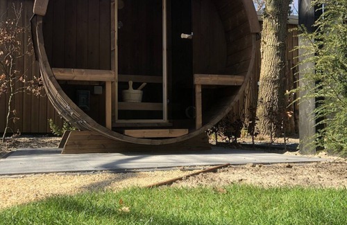 Wekerom Casa | Unique house with private sauna in the garden