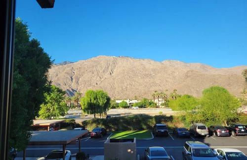 Baristo Condominio | Unique large desert(+) rental opportunity