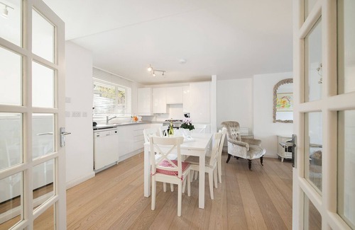 Holland Park Apartamento | Ubicación única: apartamento en planta baja tranquilo, limpio, luminoso y espacioso