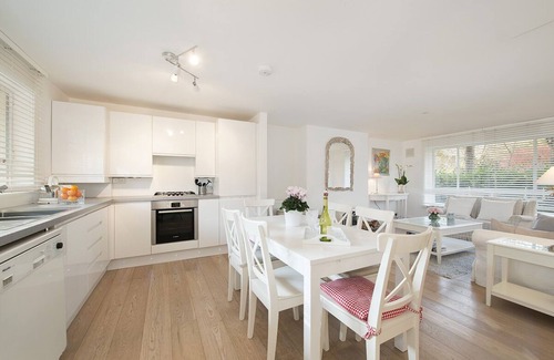 Holland Park Apartamento | Ubicación única: apartamento en planta baja tranquilo, limpio, luminoso y espacioso