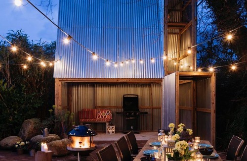 Ashford Casa | Logia única con interior de diseño industrial
