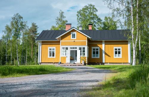 Ii Chalet De Esquí | Unique loghouse and wood heated sauna in Ii