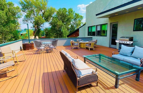 La Veta Casa | Unique Luxury Home Nestled in the trees.