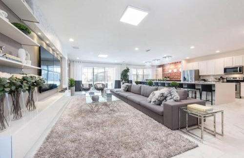 Kissimmee Casa | UNIQUE MASTERPIECE15 Suites Sleeps 30 SON101