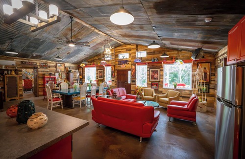 Mount Sterling Casa | Sleeps 8 in a 2-story grain bins (2 queen beds, 1 queen bunk bed and 2 full bathrooms; each grain bin level has its own full bathroom) All guests of the Hermann Grain Bins have full access to the full service kitchen, dining area, living room comp