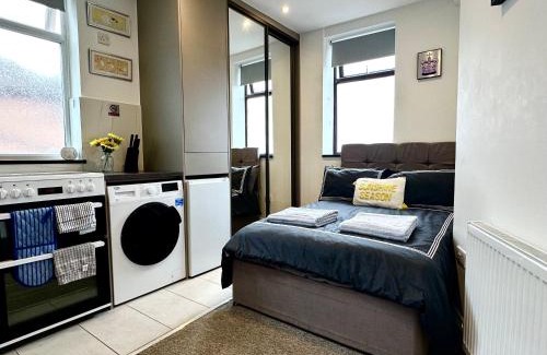West Hendon Apartamento | Unique Modern, Private Apartment,15 Mins To Central London