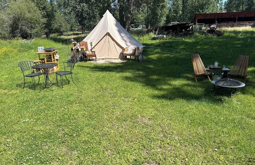 Absarokee Cabina | Unique Montana Glamping Experience