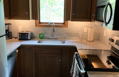 Tunkhannock Township Casa | Unique Mountain Cottage with Hot tub, Game Room, Central AC