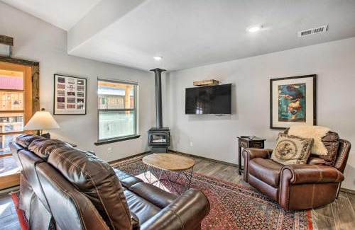 Red River Casa | Unique Mtn Getaway with Stunning Outdoor Area!