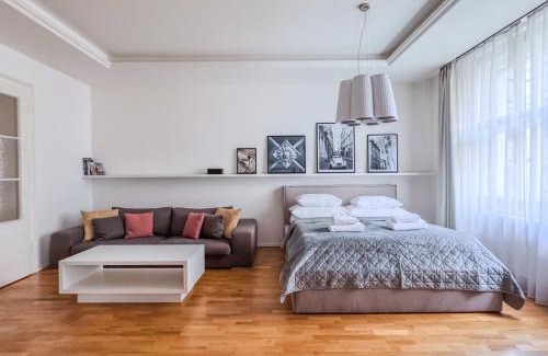 Josefov Apartamento | UNIQUE Old Town apartments at Palace Dlouha