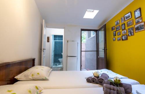 Old Town Casa | Unique Old Town Home 2min to Beach and Harbour Private Entrance