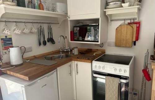 Larkhall Apartamento | Unique Orchard Lodge for couples with hot tub