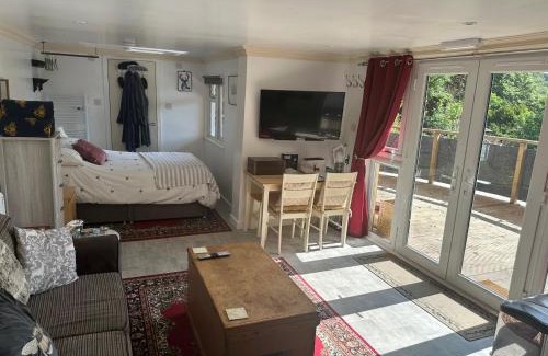 Larkhall Apartamento | Unique Orchard Lodge for couples with hot tub