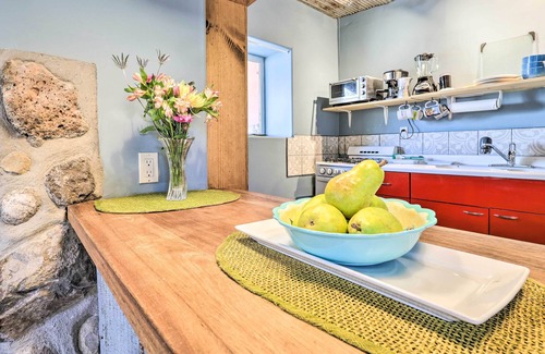 Santa Cruz Apartamento | Unique Santa Cruz Studio ~ 25 Mi to Santa Fe