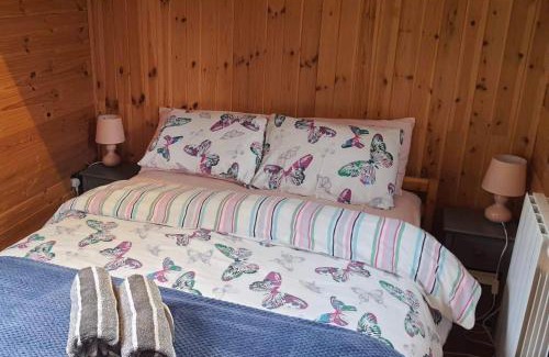 Longtown Apartamento | unique sheperds hut private hot tub, ensuite & kitchenette