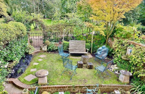 Norland Casa | Unique & Spacious Family Home on Communal Garden in Heart of Notting Hill