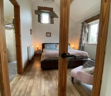 Leeswood Apartamento | Unique Stay on an Alpaca Therapy Farm with Miniature Donkeys North Wales
