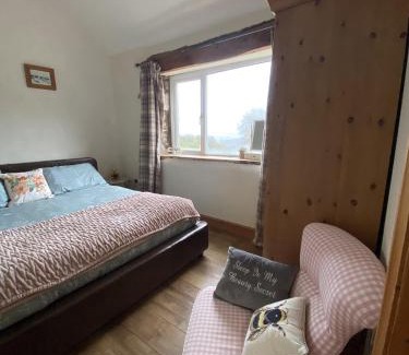 Leeswood Apartamento | Unique Stay on an Alpaca Therapy Farm with Miniature Donkeys North Wales