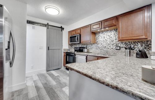 Florida Center North Apartamento | Unique Stays at Cozy Lake House near Universal
