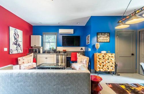Urban Core Apartamento | Unique studio w pool spa & gardens near downtown