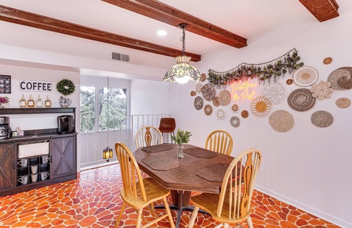 North San Antonio - SAT Casa | Unique & Stylish San Antonio Home w/ Deck!