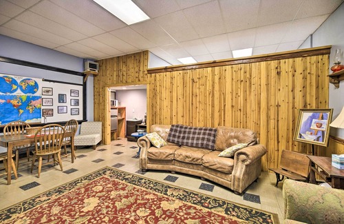 Wilcoe Apartamento | Unique Suite in Refurbished WV Schoolhouse!