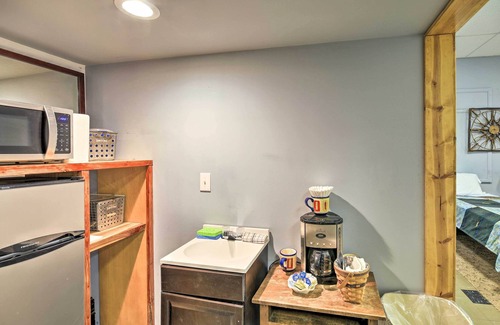 Wilcoe Apartamento | Unique Suite in Refurbished WV Schoolhouse!