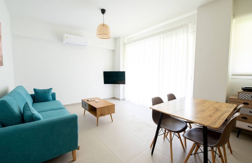 Patras Apartamento | Unique suites only 1 minute away from the sea and Pet-Friendly!