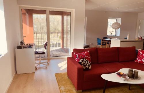 Kolding Apartamento | Unique Three Bedroom Apartment in the City of Kolding with Private Parking