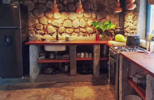 El Zonte Casa | Unique Tiny House-best Beach in El Zonte