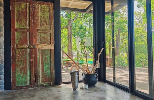 El Zonte Casa | Unique Tiny House-best Beach in El Zonte