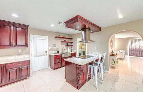 Paradise Casa | UNIQUE VACATION VILLA ON 30K SQ LOT WITH INDOOR HOT TUB SPA