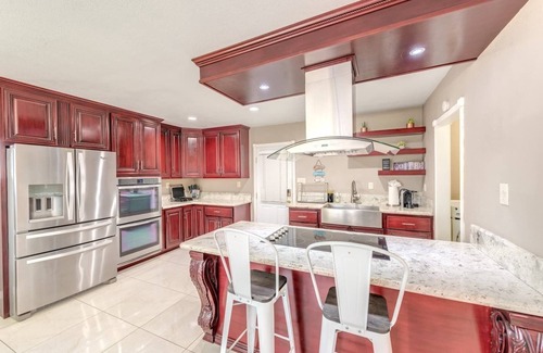 Paradise Casa | UNIQUE VACATION VILLA ON 30K SQ LOT WITH INDOOR HOT TUB SPA