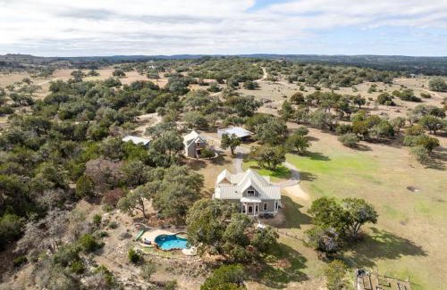 Dripping Springs Casa | Unique Victorian Estate Pets Welcome Pool BBQ Picnic Privacy