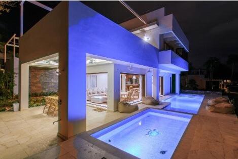 Área de Playacar Fase I Casa | Unique villa in Playacar- block from the beach