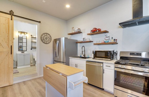 Vineyard Apartamento | Unique Vineyard Studio w/ Shared Outdoor Oasis!