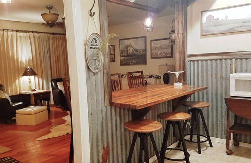 Landon Branch Casa | WILD WILD WEST HOME, cerca de SILOS, MAGNOLIA TABLE, Shopping, EATERIES, LAKE!